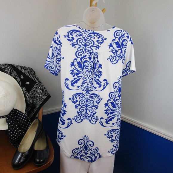 ๐HP๐ Floral Printed Short Sleeve V Neck T-Shirt - Picture 5 of 8